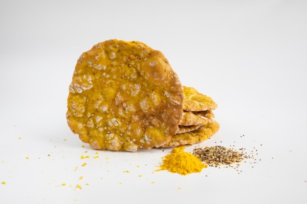 Pane croccante alla segale con curcuma